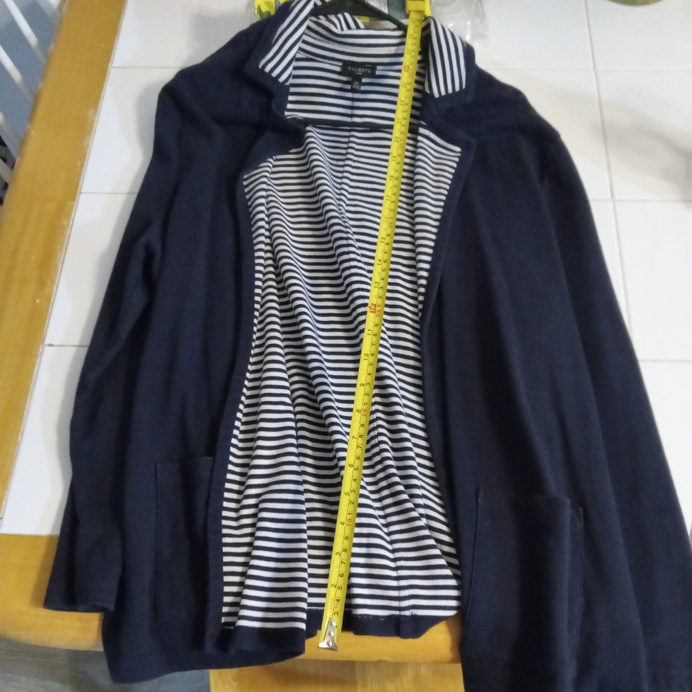 2 LONG SLEEVED SHIRTS